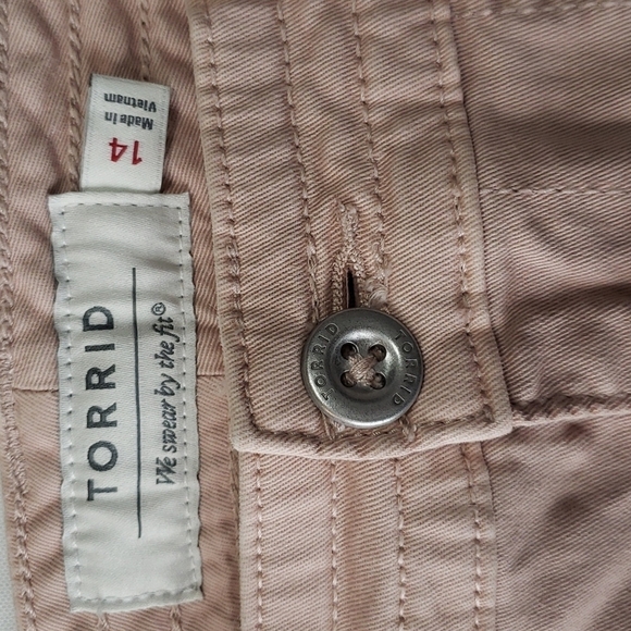 Torrid Military Shorts Pink - Picture 5 of 7
